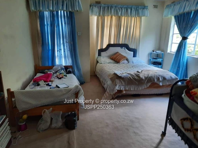7-Bed Lake Chivero Estate: Your Private Woodland Sanctuary