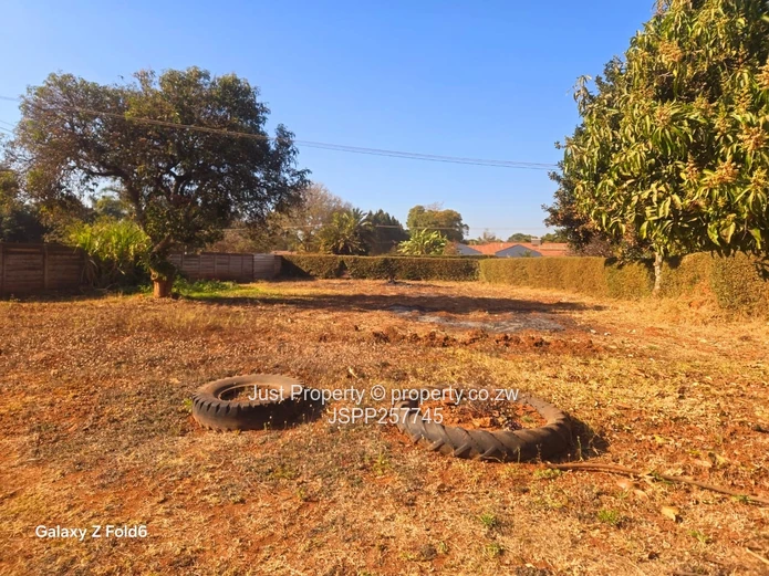 2-Bed Cottage with Expansive Yard on 2,153 m² — Mabelreign 