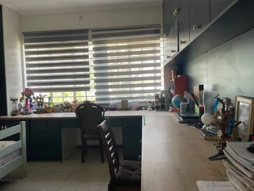 4 Bedroom Flat & Apartment