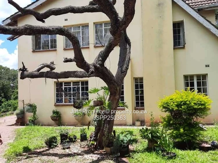 7-Bed Lake Chivero Estate: Your Private Woodland Sanctuary