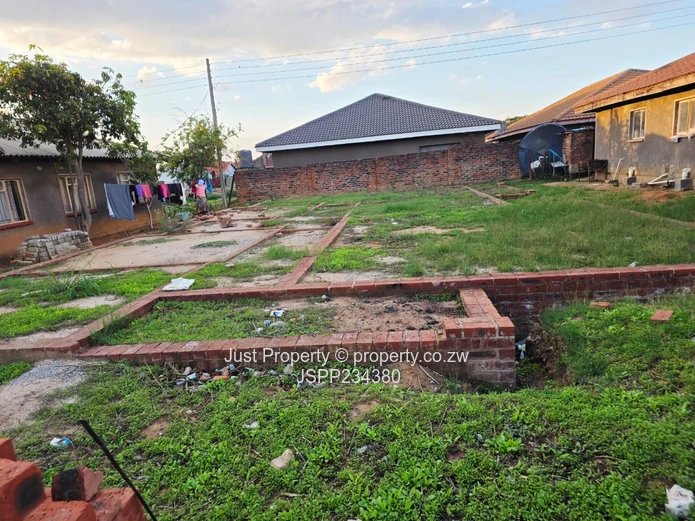 300square metre stand with title deeds for sale  in Damofalls