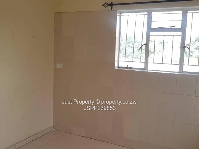 3-Bed Home with Main En-Suite, Garden & Carport - Marondera (Sole Mandate)