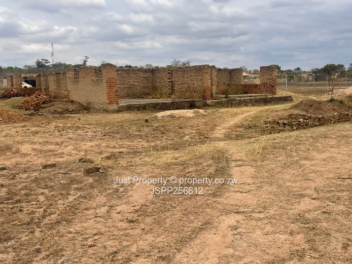 6-Bedroom Unfinished Home on 2,500m² in Zvimba (Sole Mandate)