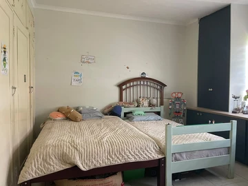4 Bedroom Flat & Apartment
