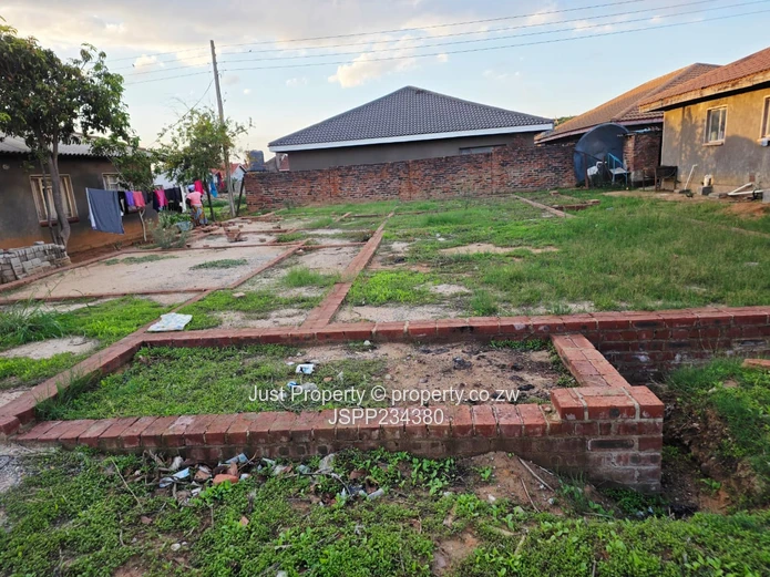 300square metre stand with title deeds for sale  in Damofalls