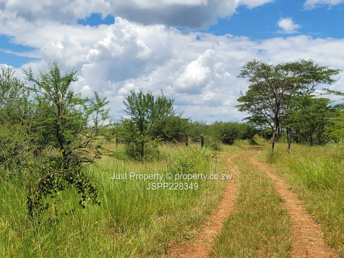 **Prime 2-10  Hectares of Farm Land for Sale along Lower Gweru Road ** (Sole Mandate)