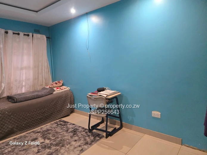 Madokero 4-Bed Home - Fitted Kitchen, Carport & Solar