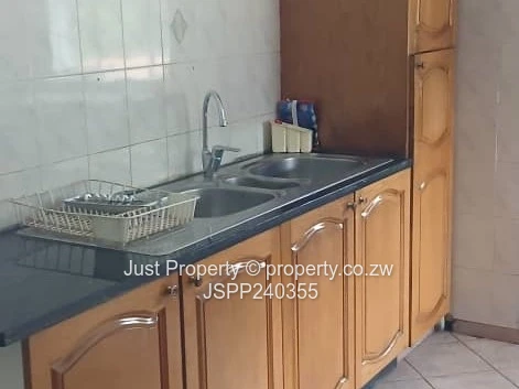 4 bed Double  storey  Suitable For Residential and Commercial use to Rent, Marlborough