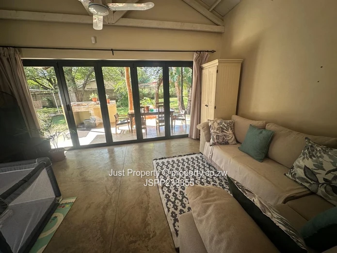 Leafy 3 Bed Victoria Falls Home with Flatlet & Garden Verandah