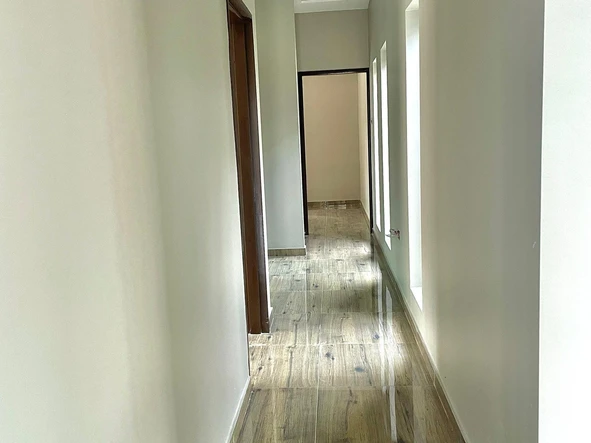 3 Bedroom Flat & Apartment