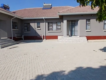 Fully Furnished Student Accommodation in Manresa, Harare East!