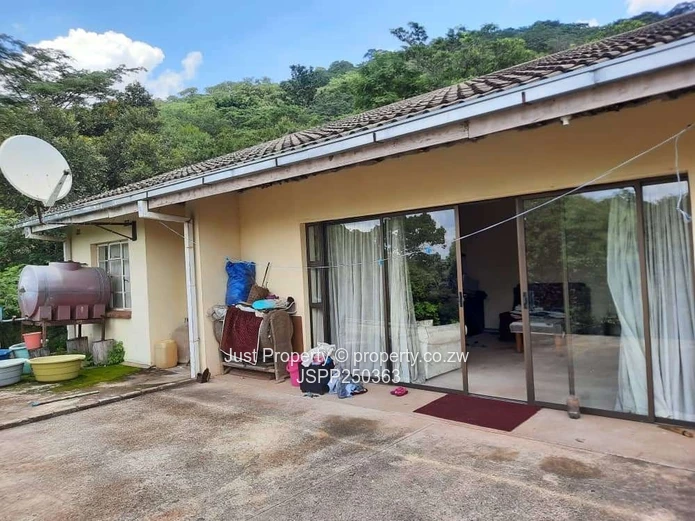 7-Bed Lake Chivero Estate: Your Private Woodland Sanctuary