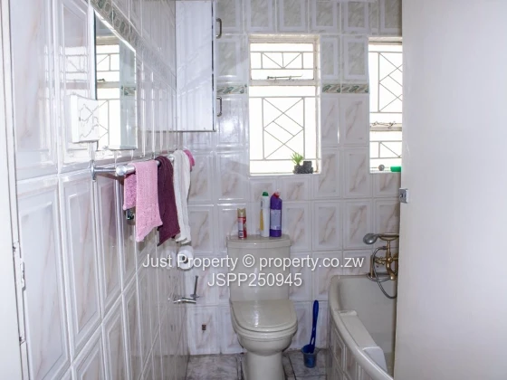 Zimre Park 4 Beds: Odzi Road: Rent