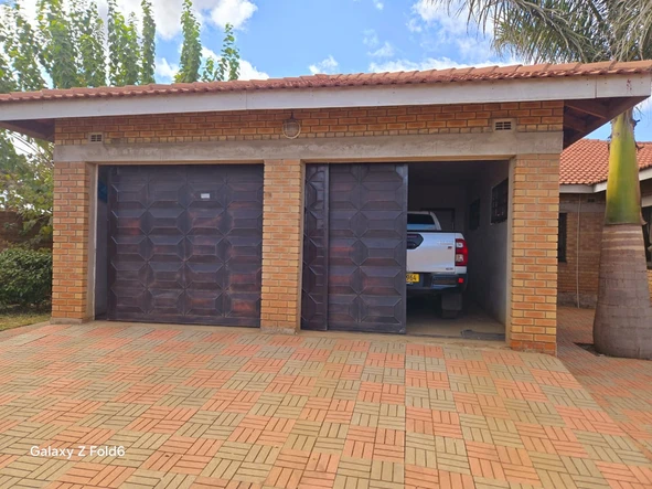 5 Bedroom House