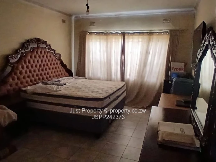 Clean 3 Bed House to Rent- Commercial/Residential