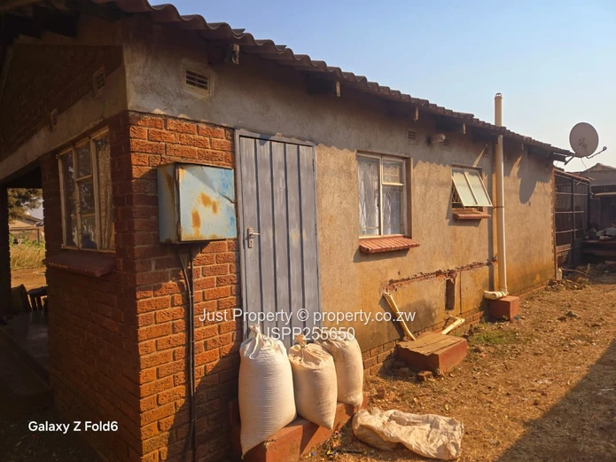 INVESTMENT OPPORTUNITY!2-Bed Cottage on 470m² in Nkwisi Gardens- Title Deeds (Sole Mandate)