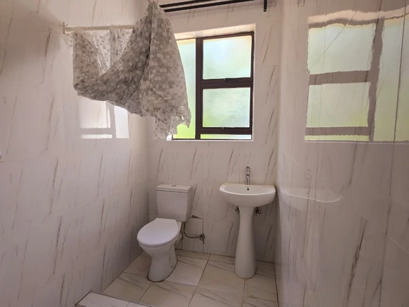 4 Bedroom Flat & Apartment