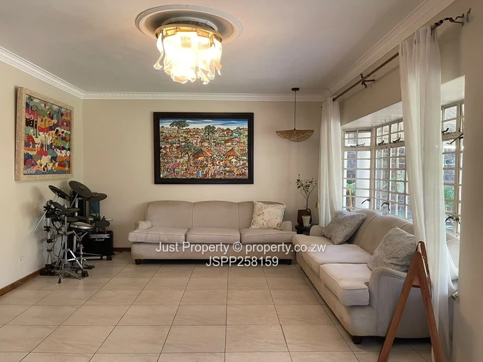 Upper Avenues modern garden flat diplomatic community 