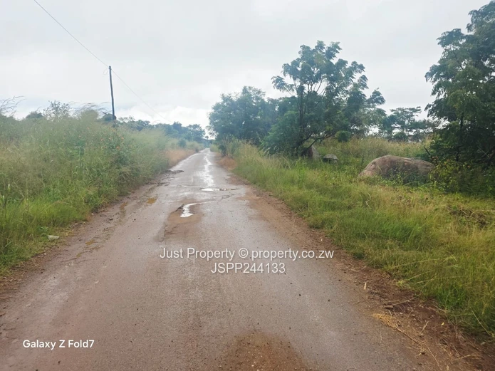 Manresa 2,169 m² Stand on Tarred Road – Sloping, Treed (Sole Mandate)