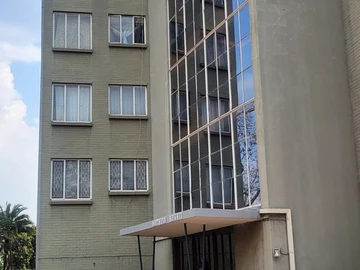 2 Bedroom Flat & Apartment