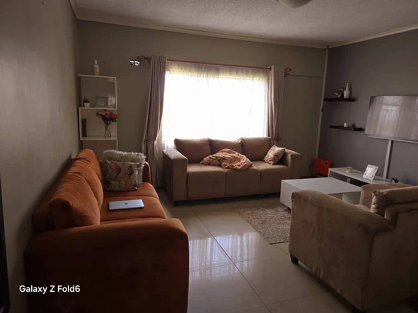 2 Bedroom Flat & Apartment