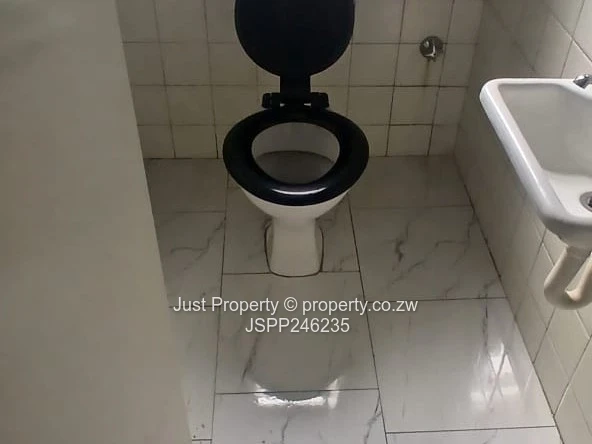Luxurious 3 Bed Apartment in a secure Avenues Complex