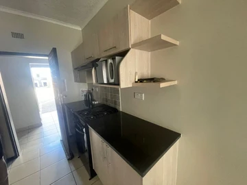 2 Bedroom Flat & Apartment