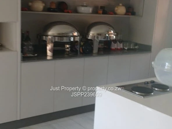 Luxurious 3 Bed house in a secure neighbourhood: Rent