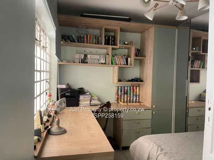 Upper Avenues modern garden flat diplomatic community 