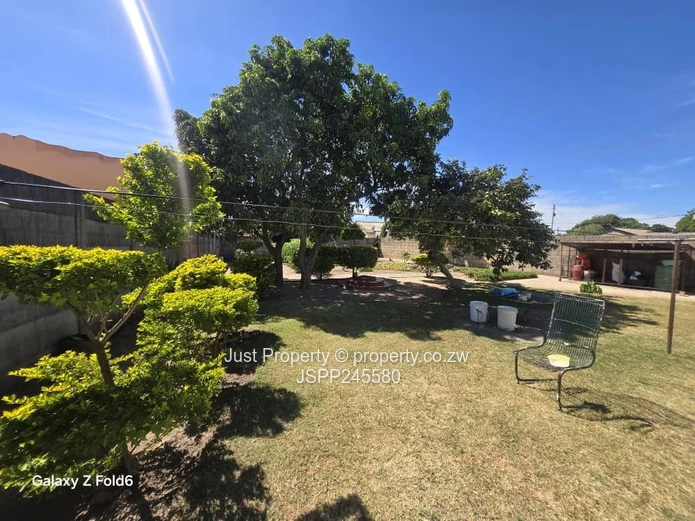 Bright 5-Bed Family Home with Garden & Secure Wall, Katanga (Sole Mandate)