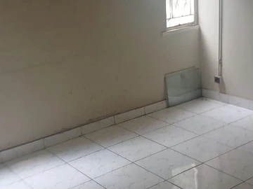2 Bedroom Flat & Apartment