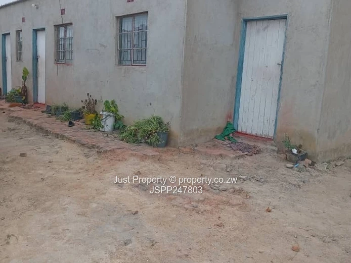 Partially Built 5-Bed Home on 875m² in Chivhu