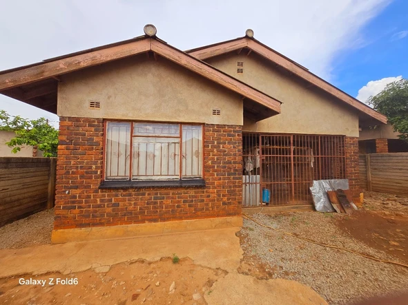 3-Bedroom Family House for Sale in Kuwadzana, Harare