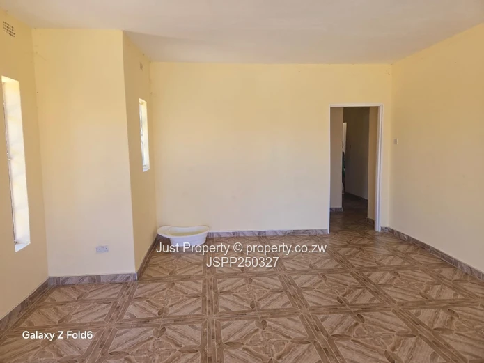  5-Bed Home in Rydale Ridge — Verandah & Tiled