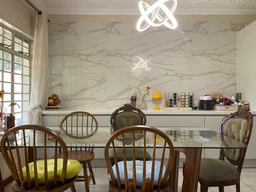 4 Bedroom Flat & Apartment