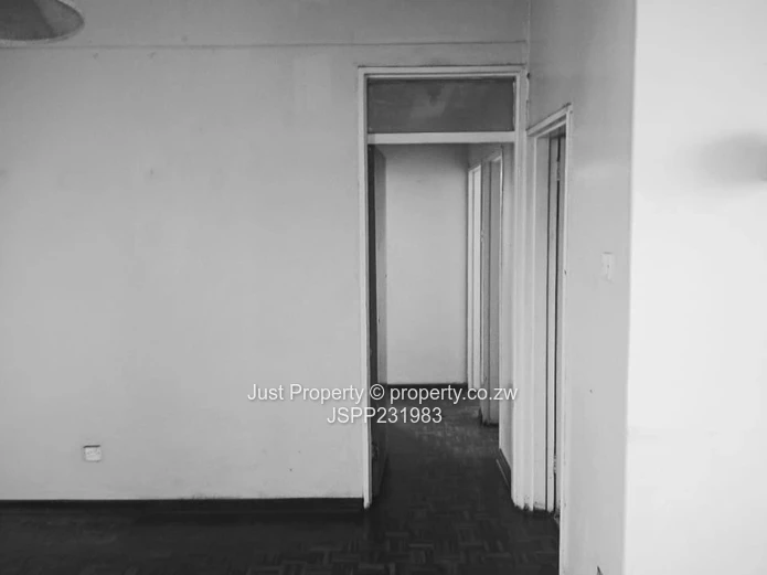 Eastivew Garderns Flat for sale