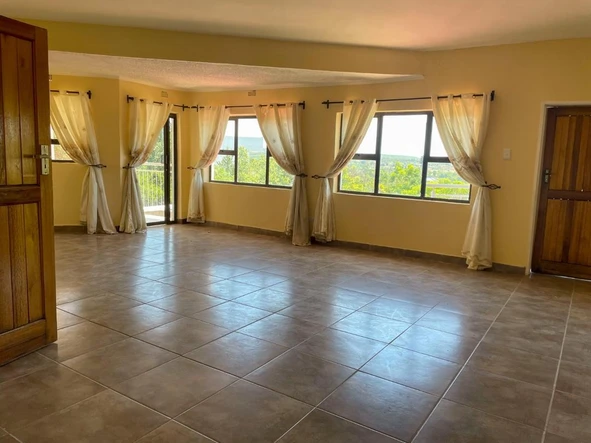 6 Bedroom House