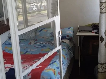 2 Bedroom Flat & Apartment