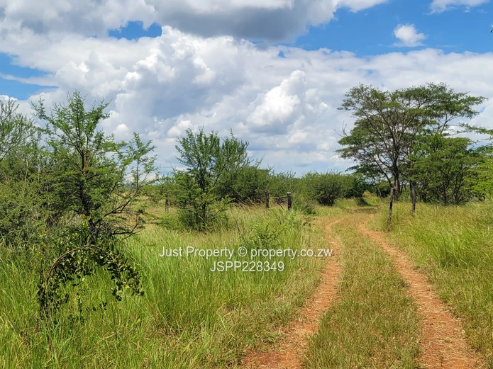 **Prime 2-10  Hectares of Farm Land for Sale along Lower Gweru Road ** (Sole Mandate)
