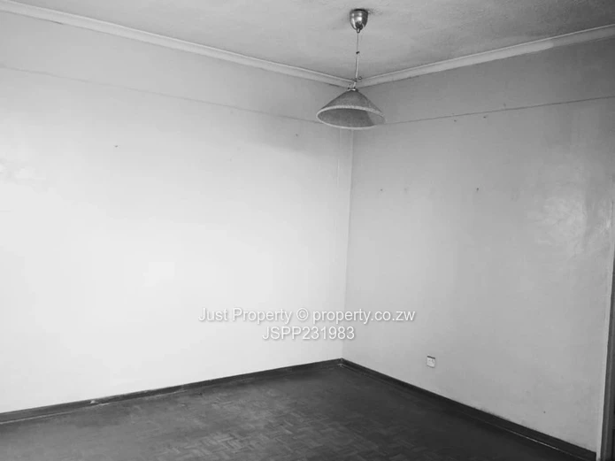 Eastivew Garderns Flat for sale