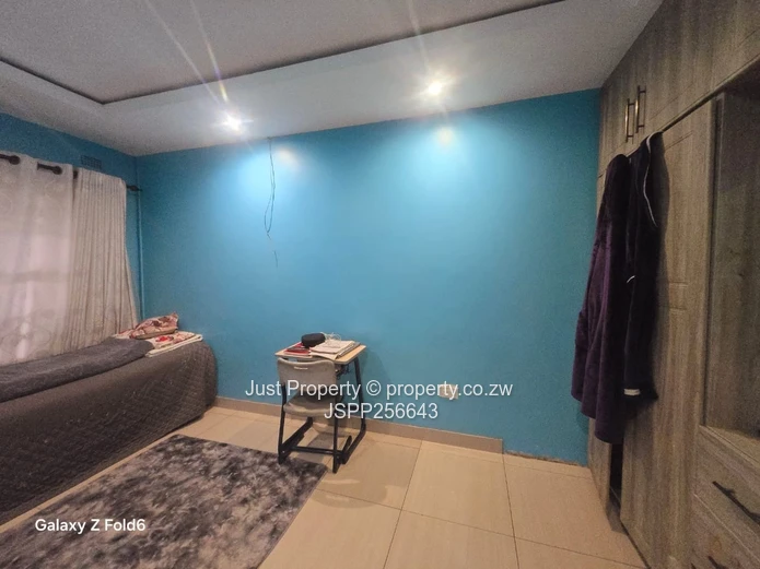 Madokero 4-Bed Home - Fitted Kitchen, Carport & Solar
