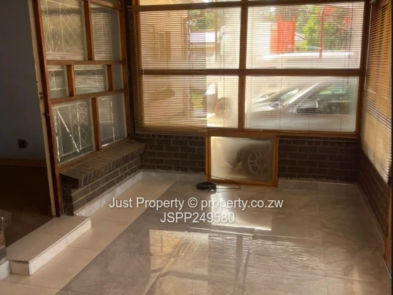 Eastlea Commercial Property + 196sqm Warehouse