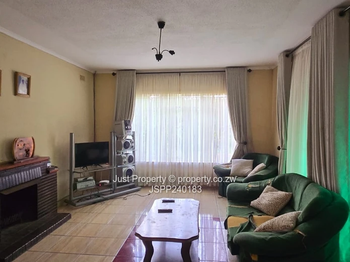 3 beds house for sale in Cotswold Mabelreign (Sole Mandate)