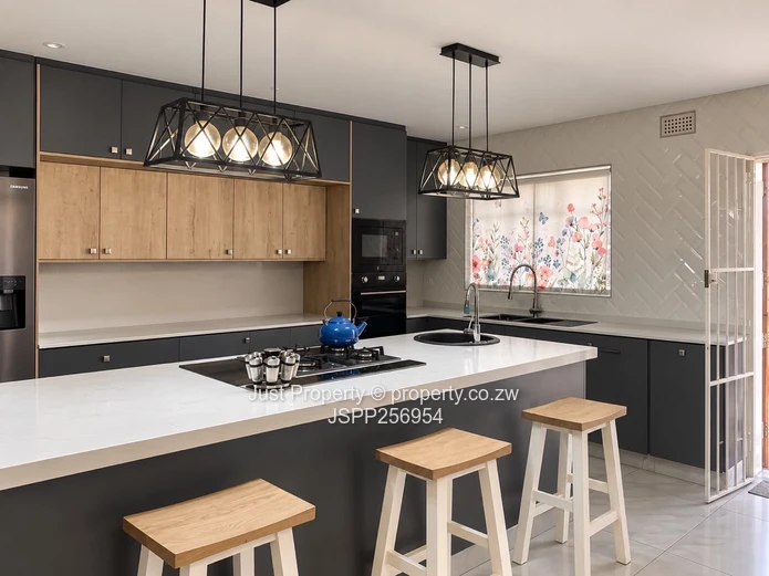 Townhouse In Prime Location