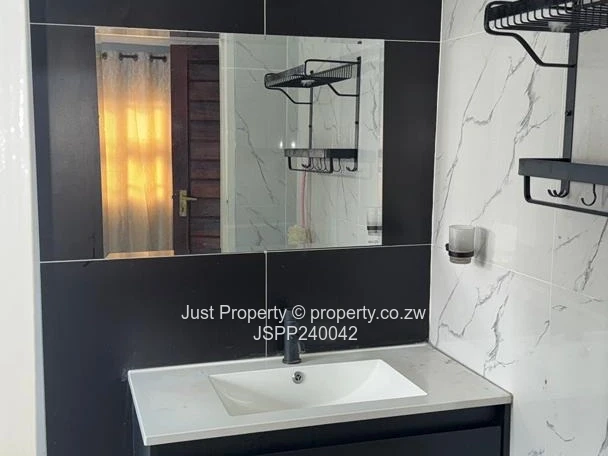 5 Bed luxurious home: Budiriro Cabs Project: To RENT (Sole Mandate)