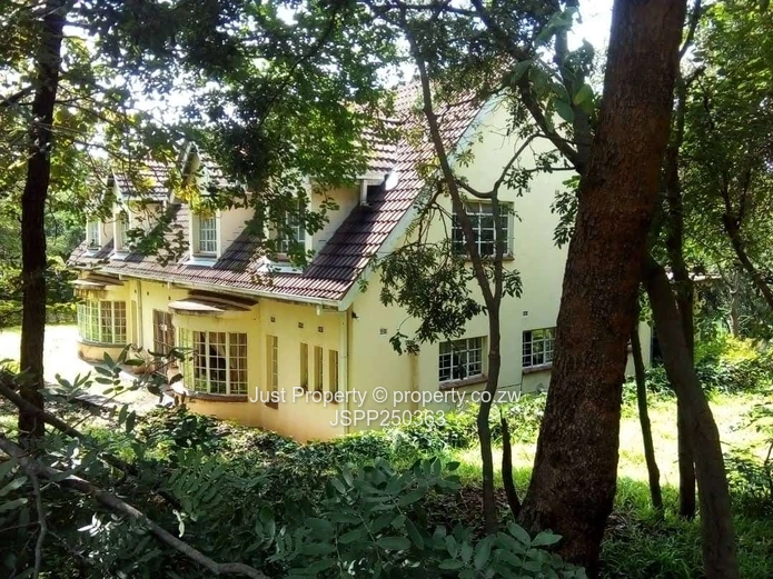7-Bed Lake Chivero Estate: Your Private Woodland Sanctuary