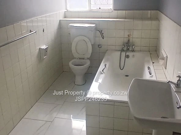 Luxurious 3 Bed Apartment in a secure Avenues Complex