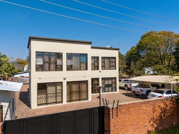 6 Bedroom Garden Flat