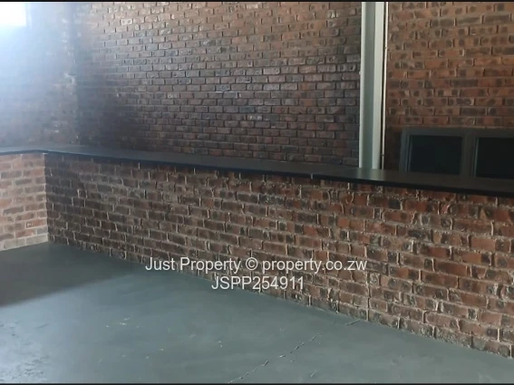 180 Sqm Warehouse Msasa.... Rent