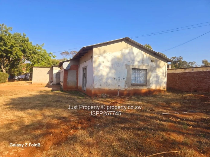 2-Bed Cottage with Expansive Yard on 2,153 m² — Mabelreign 